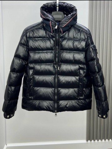 Пуховик Moncler