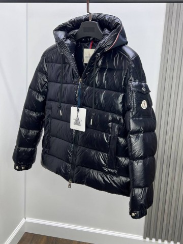 Пуховик Moncler