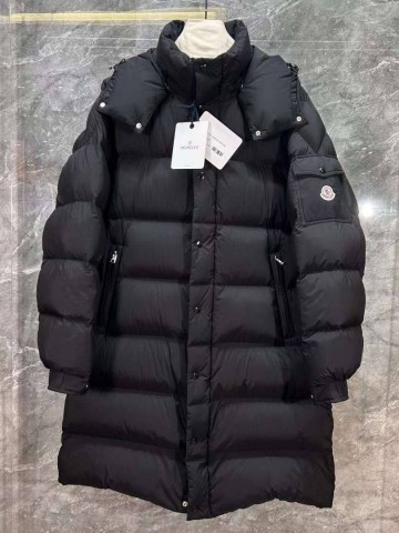 Пуховик Moncler