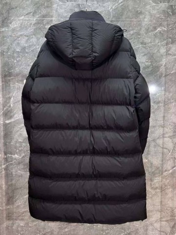 Пуховик Moncler