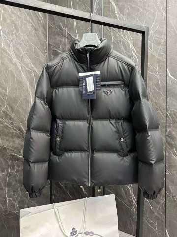 Пуховик Prada