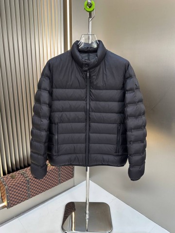 Пуховик Moncler