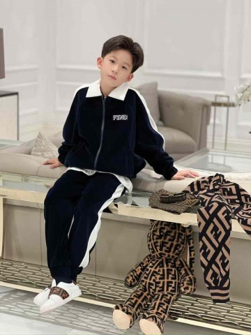 Костюм Fendi