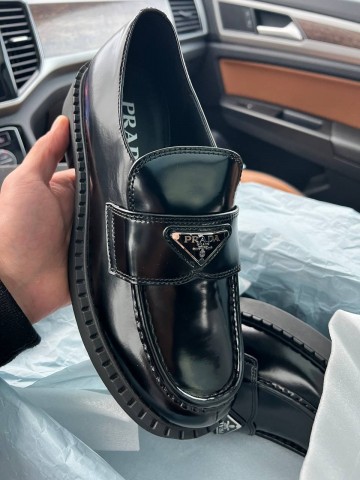 Лоферы Prada