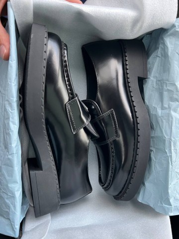 Лоферы Prada