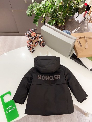 Пуховик Moncler