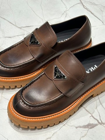 Лоферы Prada