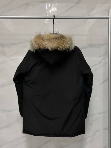 Пуховик Canada Goose
