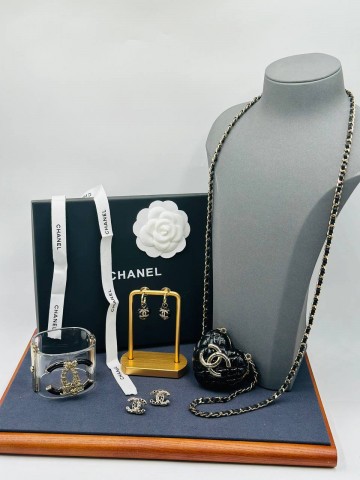 Серьги CHANEL