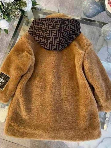 Шуба Fendi