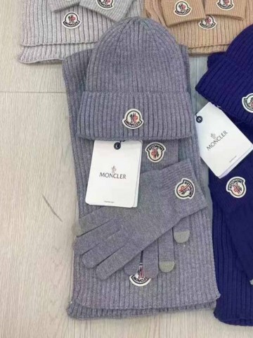 Комплект шапка, шарф, перчатки Moncler