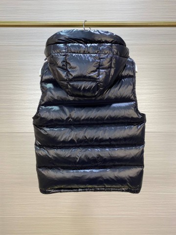 Безрукавка Moncler
