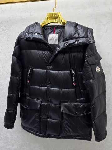 Пуховик Moncler