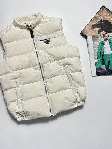 Безрукавка Prada