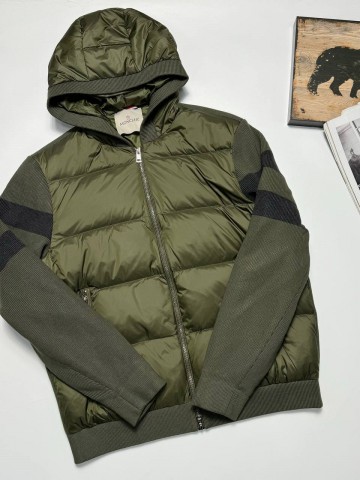 Пуховик Moncler