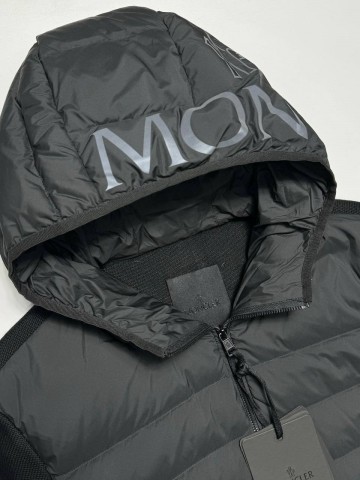 Пуховик Moncler
