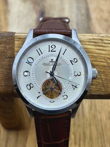 Часы Jaeger-LeCoultre