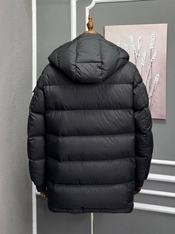 Пуховик Moncler