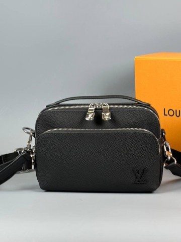 Сумка-мессенджер Louis Vuitton