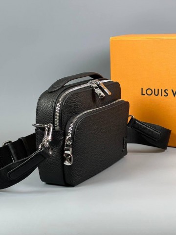 Сумка-мессенджер Louis Vuitton
