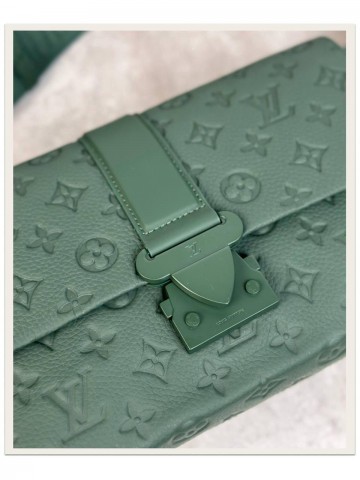 Сумка-мессенджер Louis Vuitton