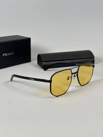Очки Prada