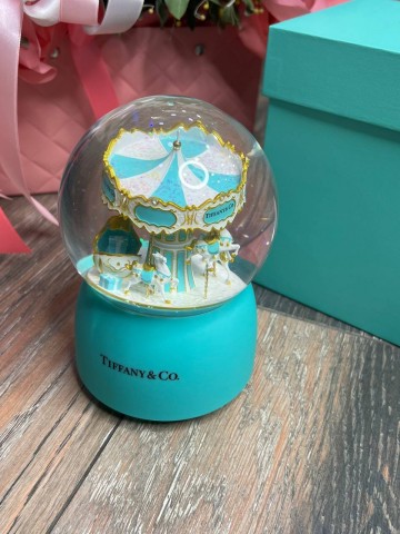 Шар Tiffany & Co.