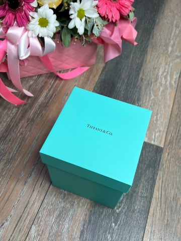 Шар Tiffany & Co.