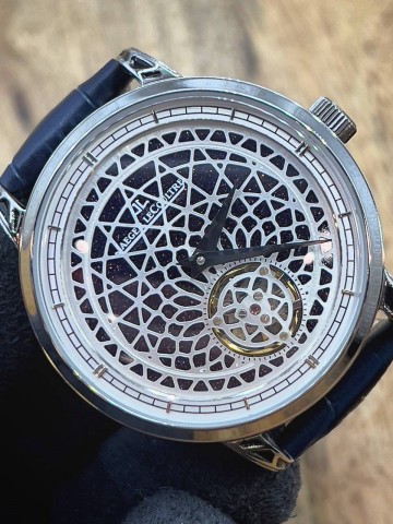 Часы Jaeger-LeCoultre