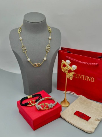Колье Valentino