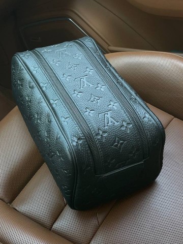 Несессер Louis Vuitton