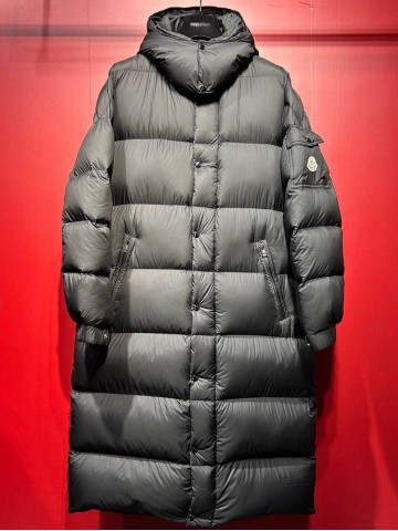Пуховик Moncler