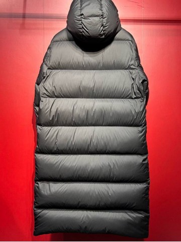 Пуховик Moncler