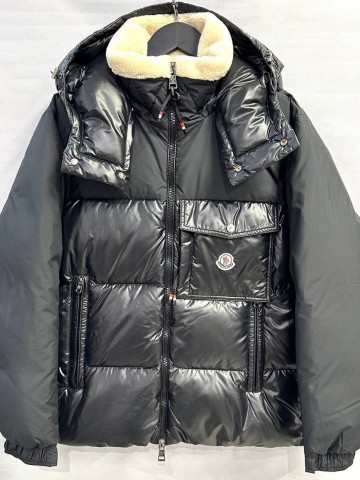 Пуховик Moncler