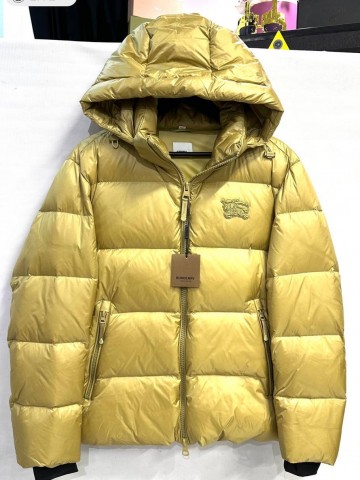 Пуховик Burberry