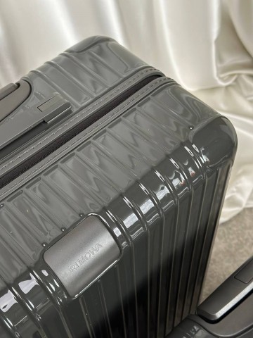 Чемодан Rimowa M