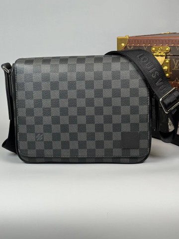 Сумка-мессенджер Louis Vuitton