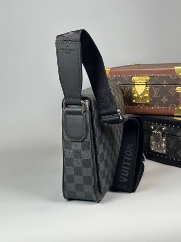 Сумка-мессенджер Louis Vuitton