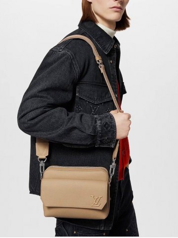 Сумка-мессенджер Louis Vuitton