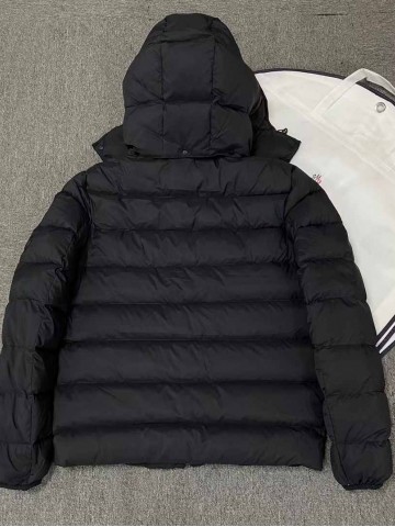 Пуховик Moncler
