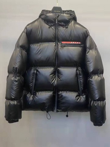Пуховик Prada