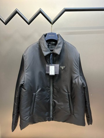 Пуховик Prada