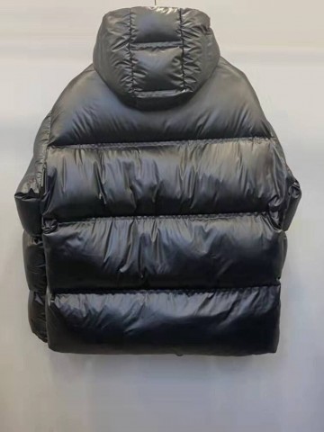 Пуховик Prada