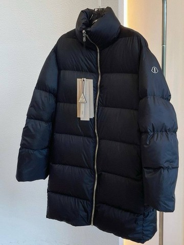 Пуховик Moncler