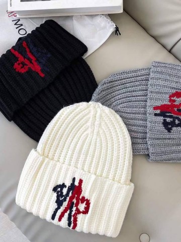 Шапка Moncler