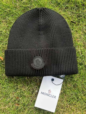 Шапка Moncler