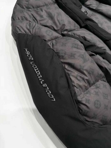 Пуховик Louis Vuitton