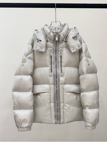 Пуховик Moncler