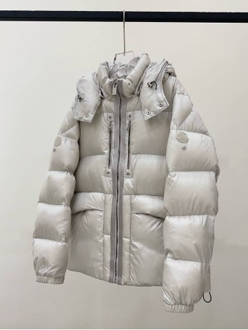 Пуховик Moncler