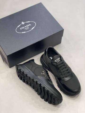 Кроссовки Prada